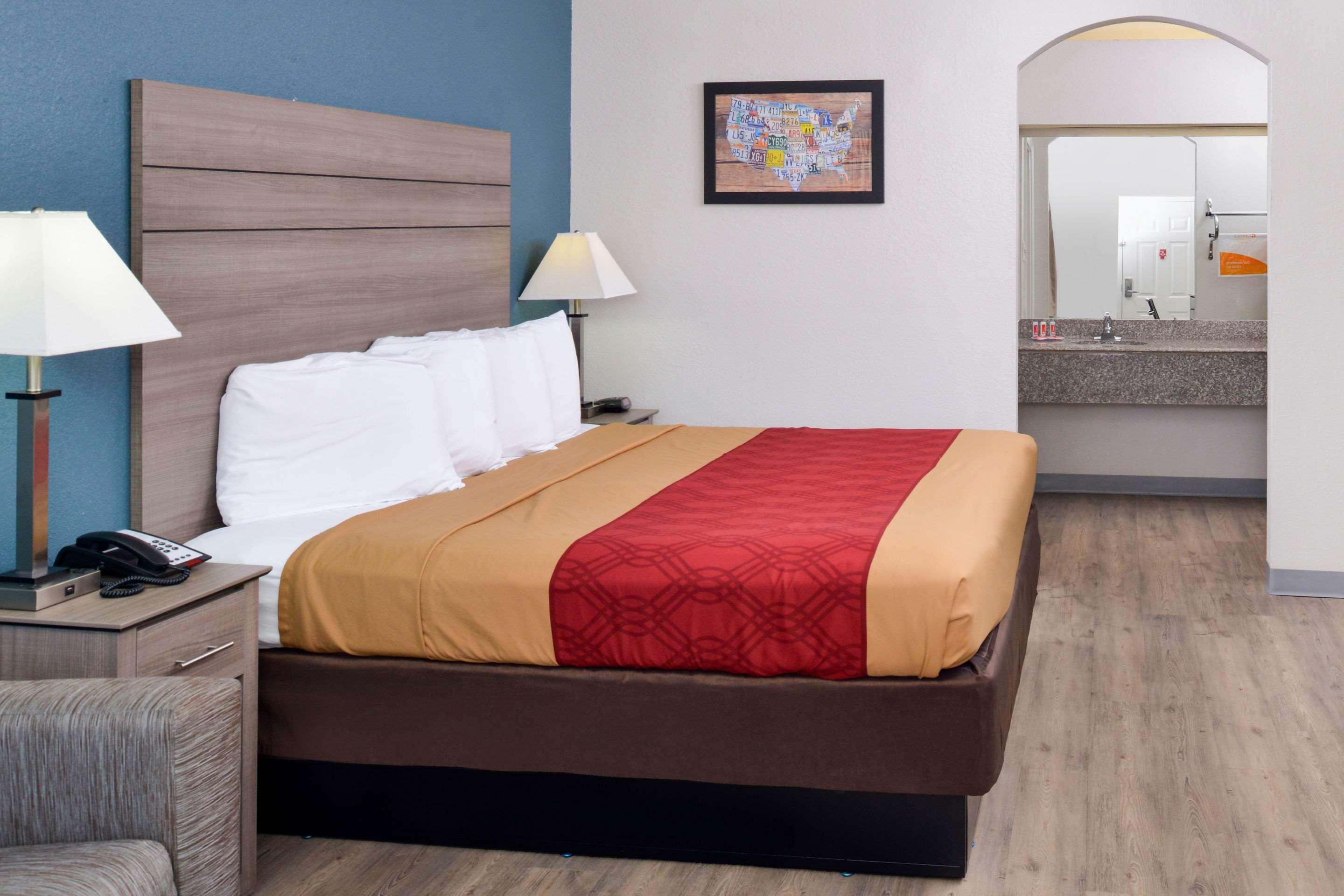 Econo Lodge Inn & Suites Port Arthur Near Sabine Pass Bagian luar foto