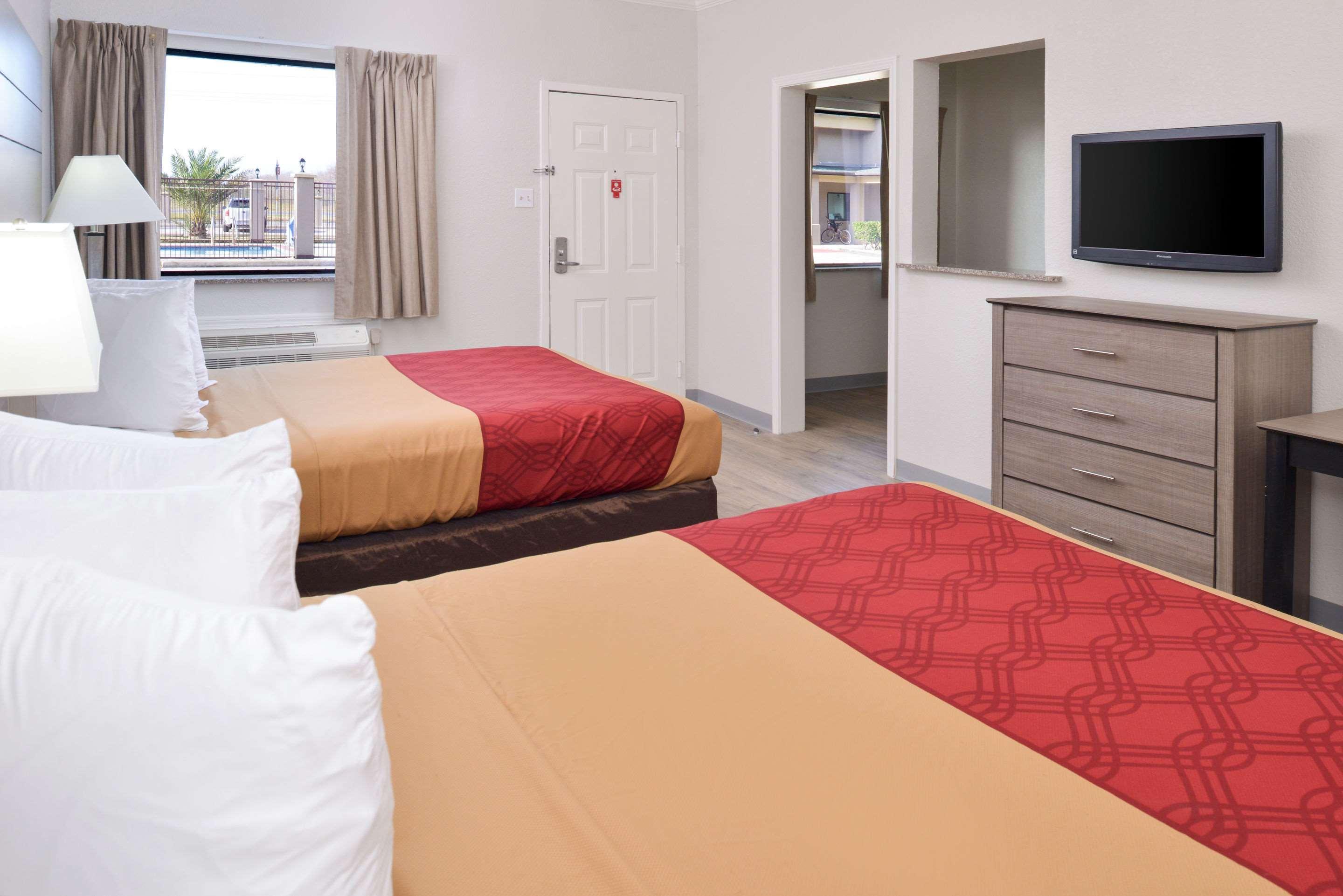 Econo Lodge Inn & Suites Port Arthur Near Sabine Pass Bagian luar foto