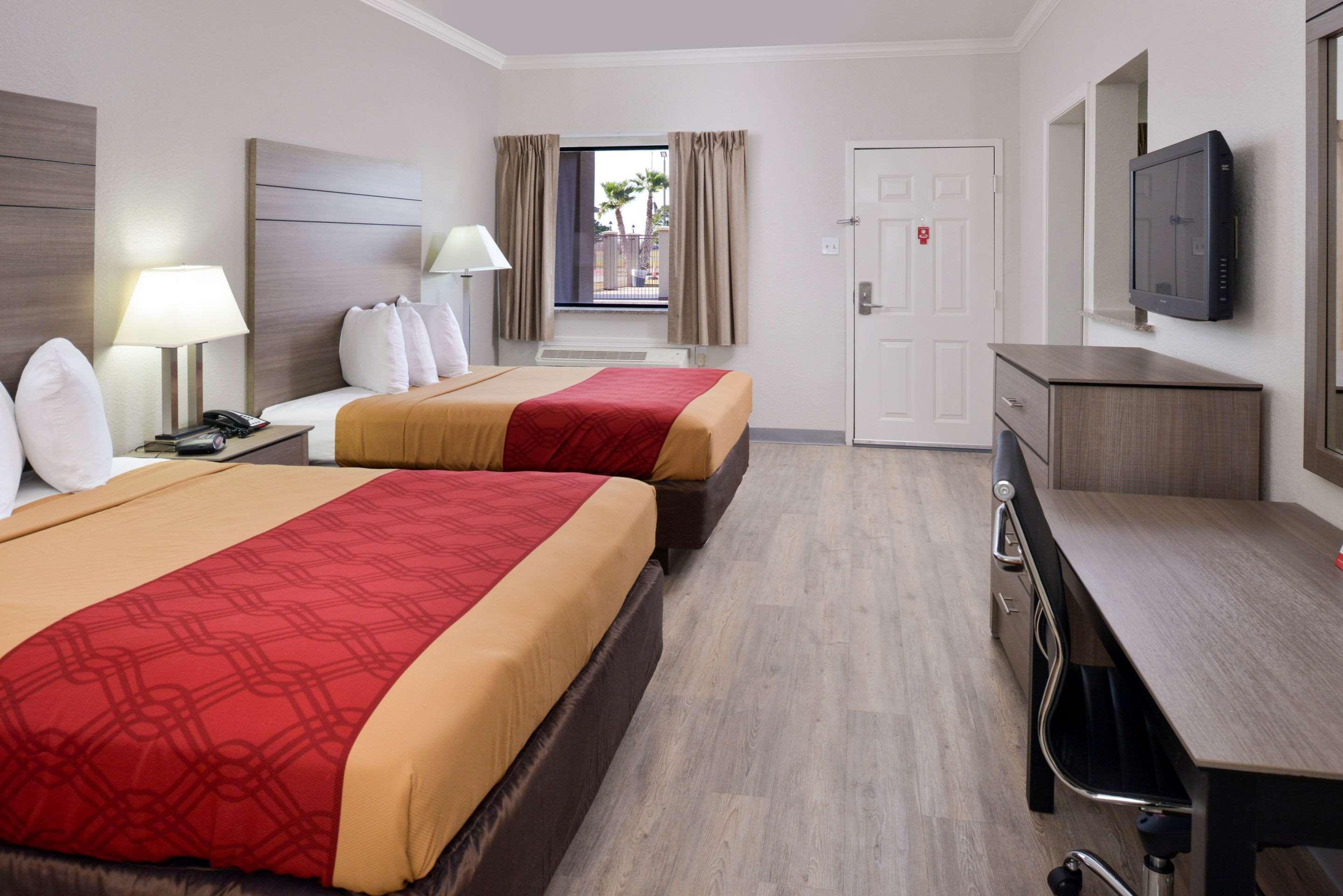 Econo Lodge Inn & Suites Port Arthur Near Sabine Pass Bagian luar foto