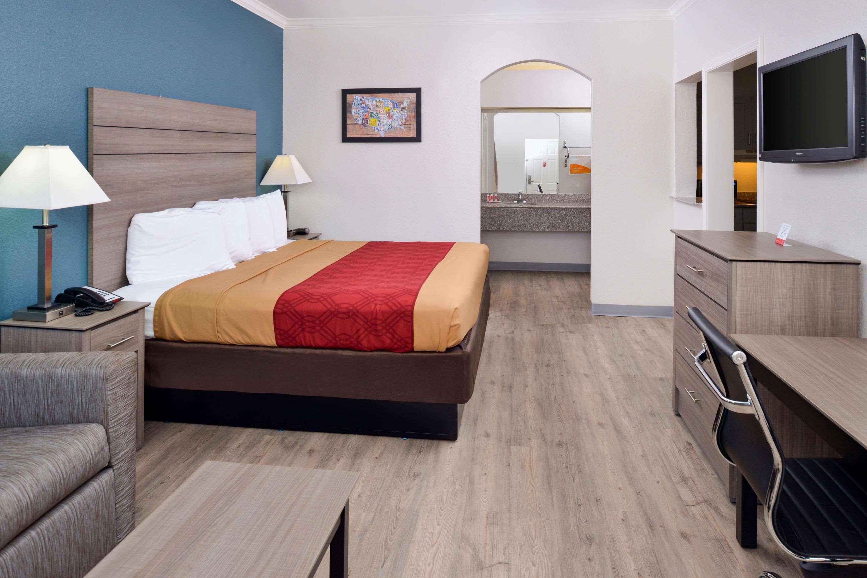 Econo Lodge Inn & Suites Port Arthur Near Sabine Pass Bagian luar foto