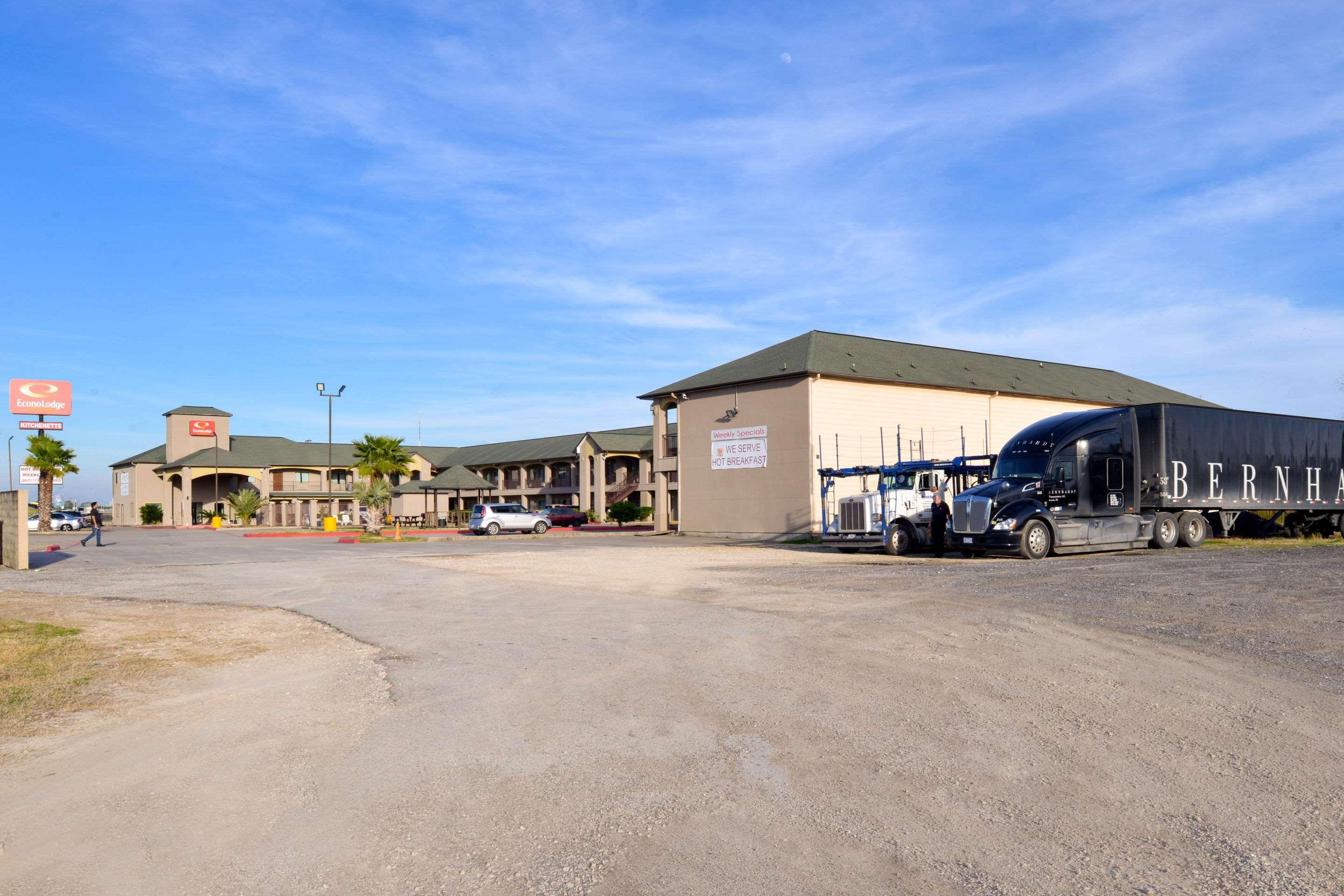 Econo Lodge Inn & Suites Port Arthur Near Sabine Pass Bagian luar foto
