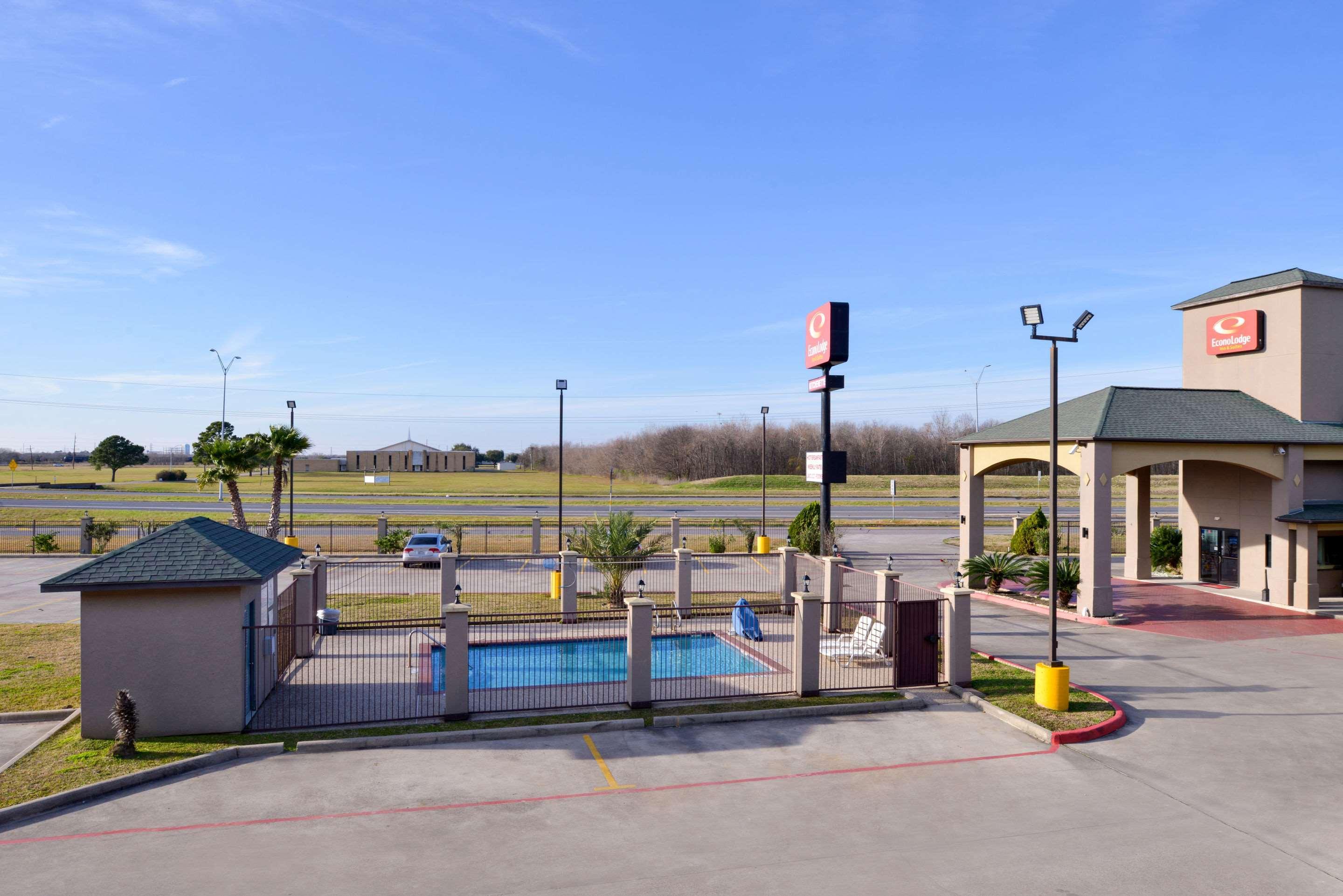 Econo Lodge Inn & Suites Port Arthur Near Sabine Pass Bagian luar foto