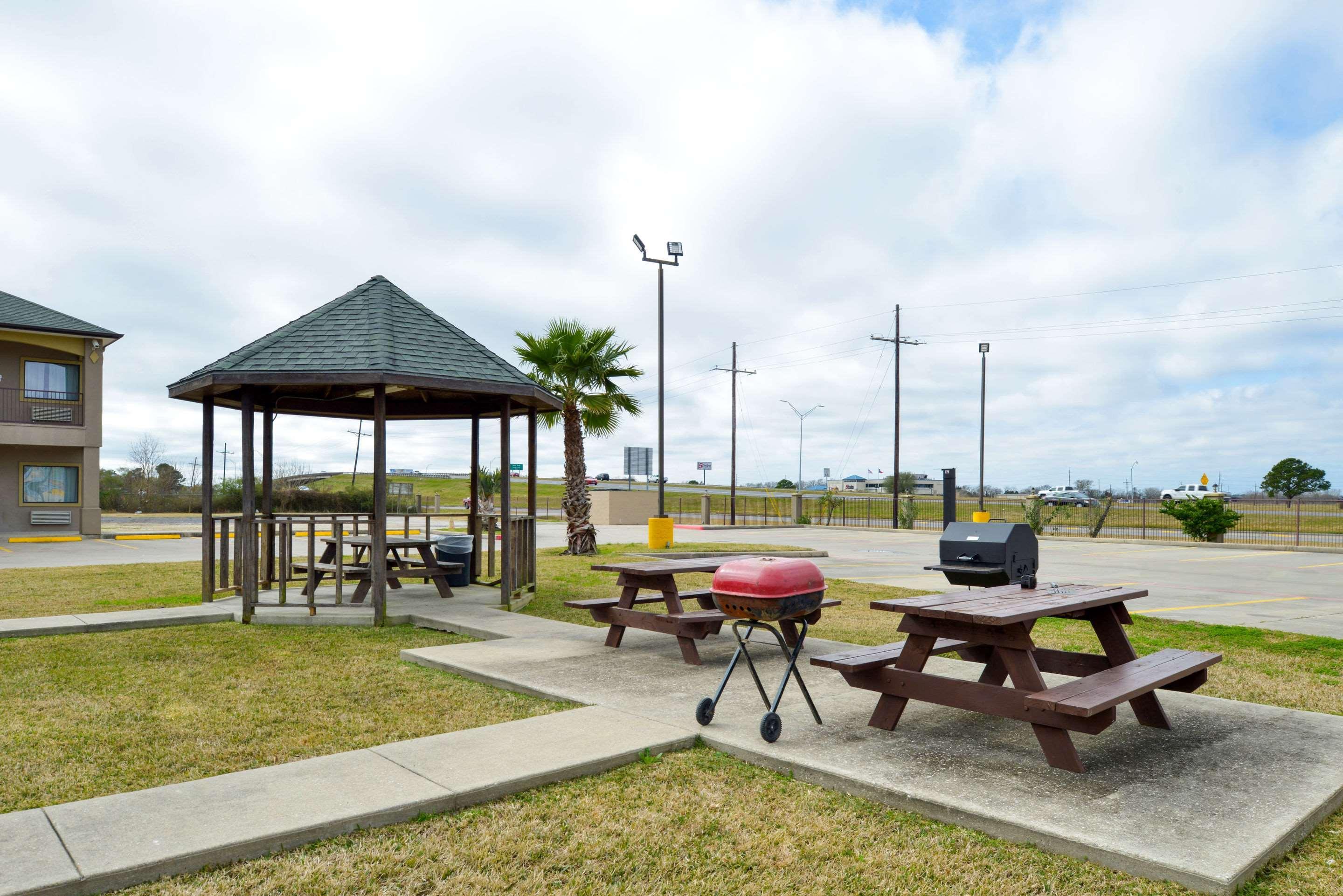 Econo Lodge Inn & Suites Port Arthur Near Sabine Pass Bagian luar foto
